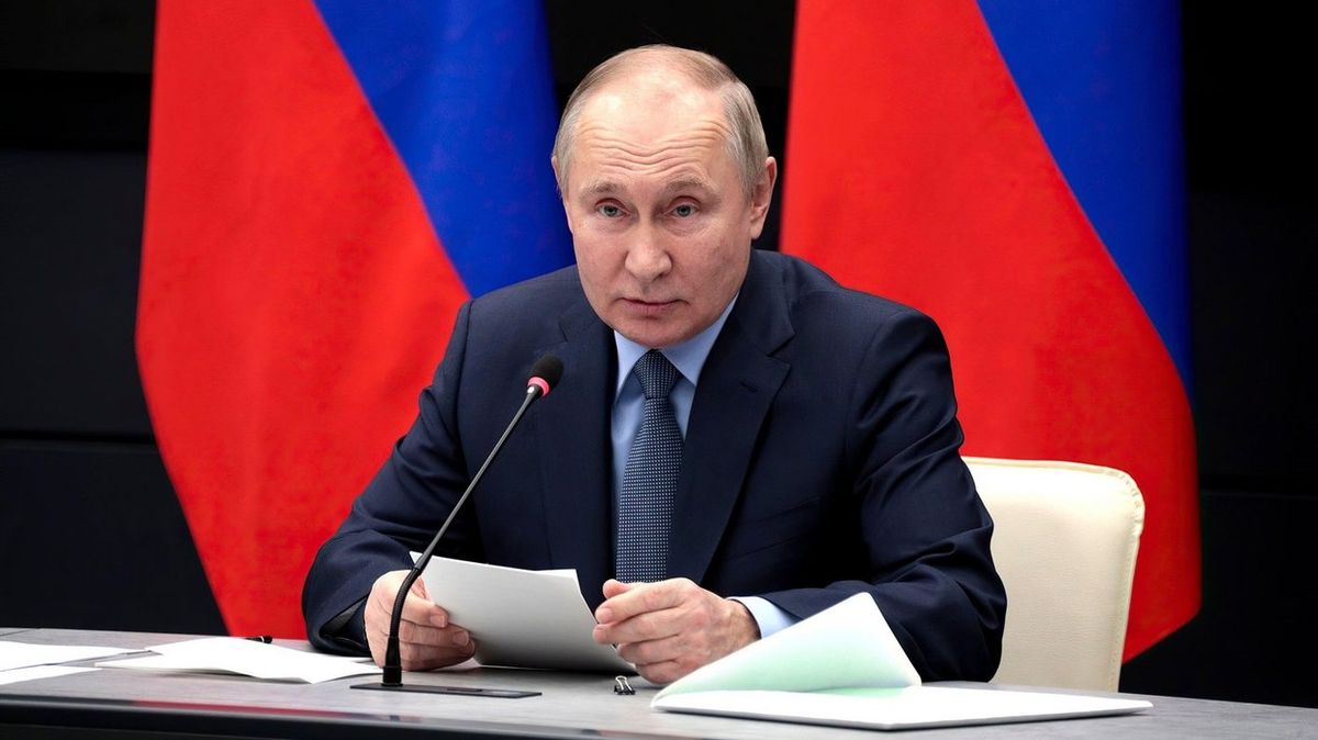 Ležérně oblečený Putin přijel na anektovaný Krym